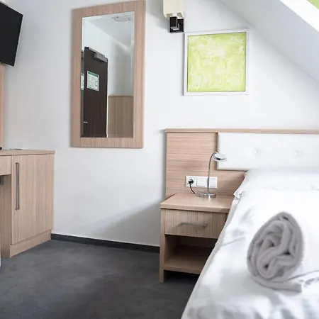 Hotell Alpha & Omega 3*