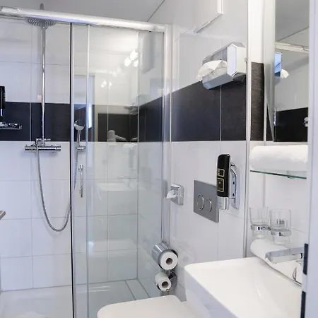 Alpha&omega - Airconditioned Hotel