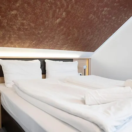Alpha&omega - Airconditioned Hotel