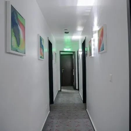 Hotel Alpha&omega - Airconditioned 3*
