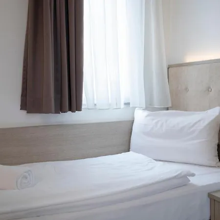 Alpha&omega - Airconditioned Hotel