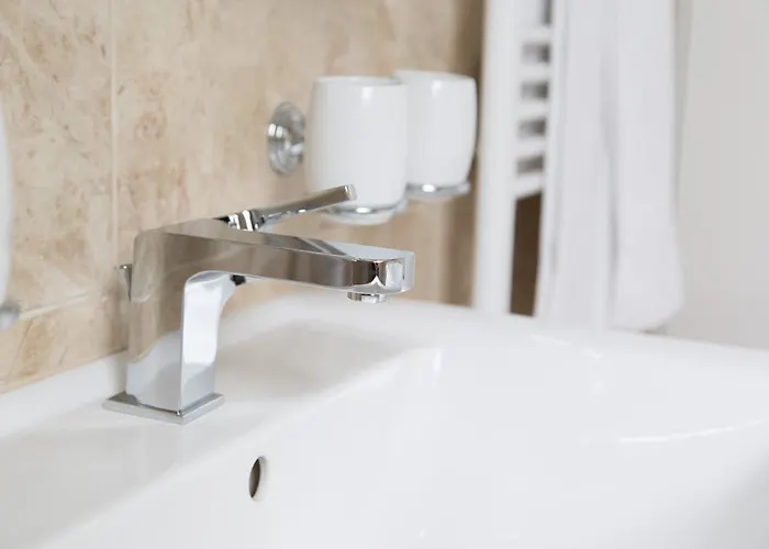 Alpha & Omega 酒店 3*