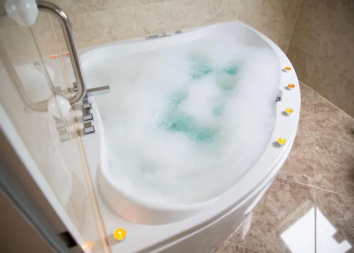 Alpha & Omega 酒店 3*